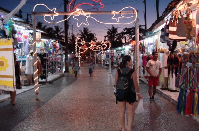 Bróduei (Broadway) de Arraial d’Ajuda